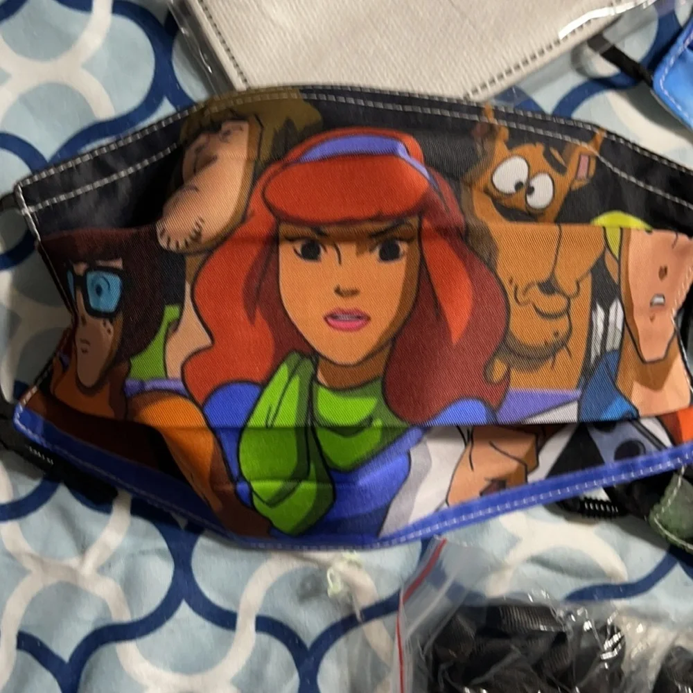 New set/3 Scooby Doo face masks